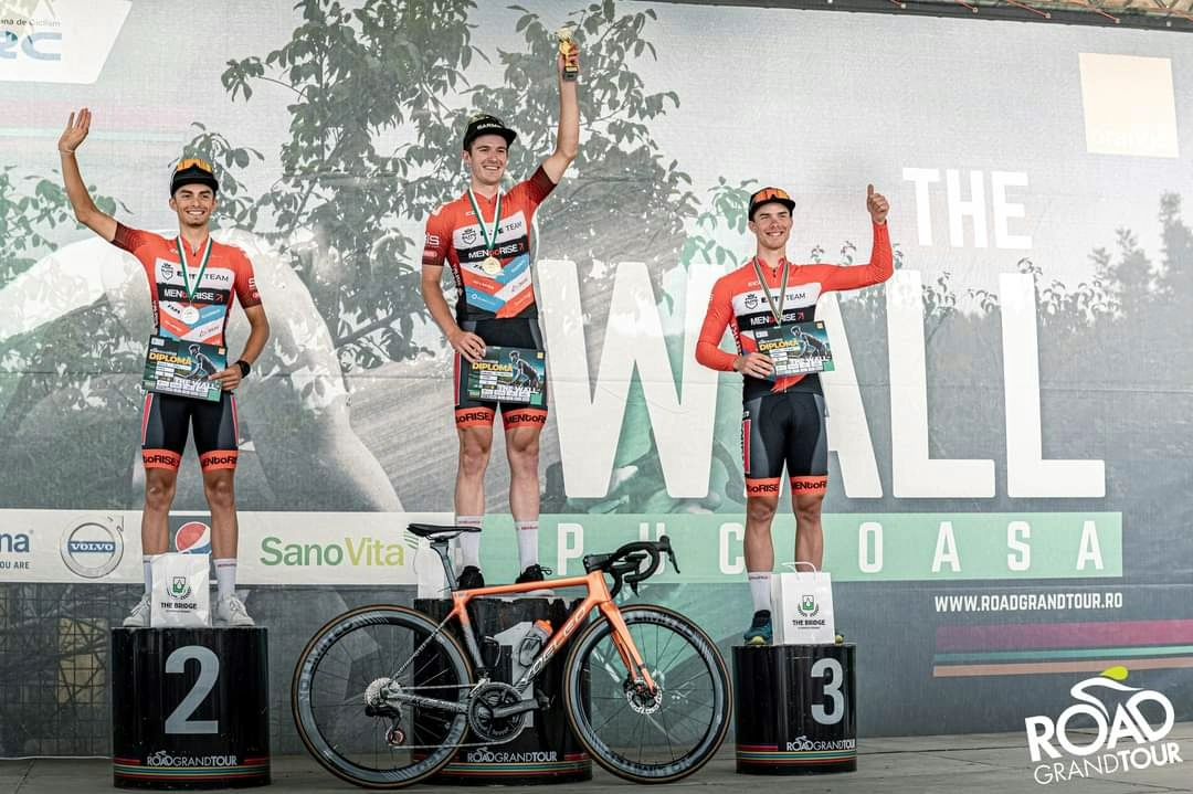 Unstoppable: Mentorise Elite Team Dominates Road Grand Tour - The Wall 🚴♂️🏆