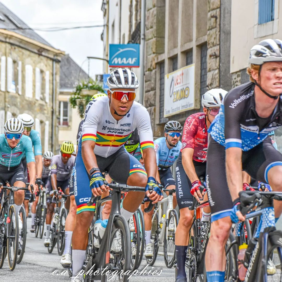 Red Walter's Triumph: Conquering the Challenges of Stage Races with X-Speed United