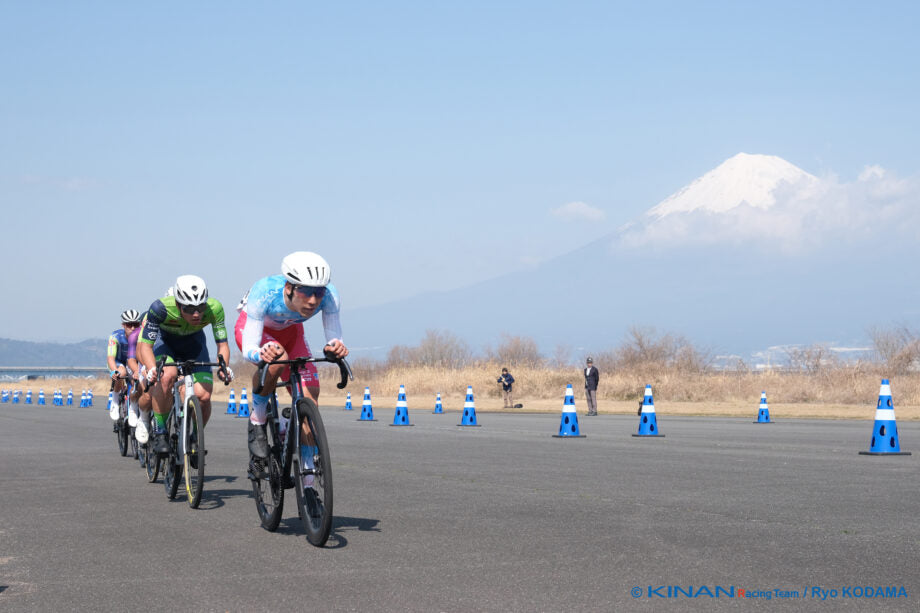 KINAN Racing Team maintained an aggressive strategy!